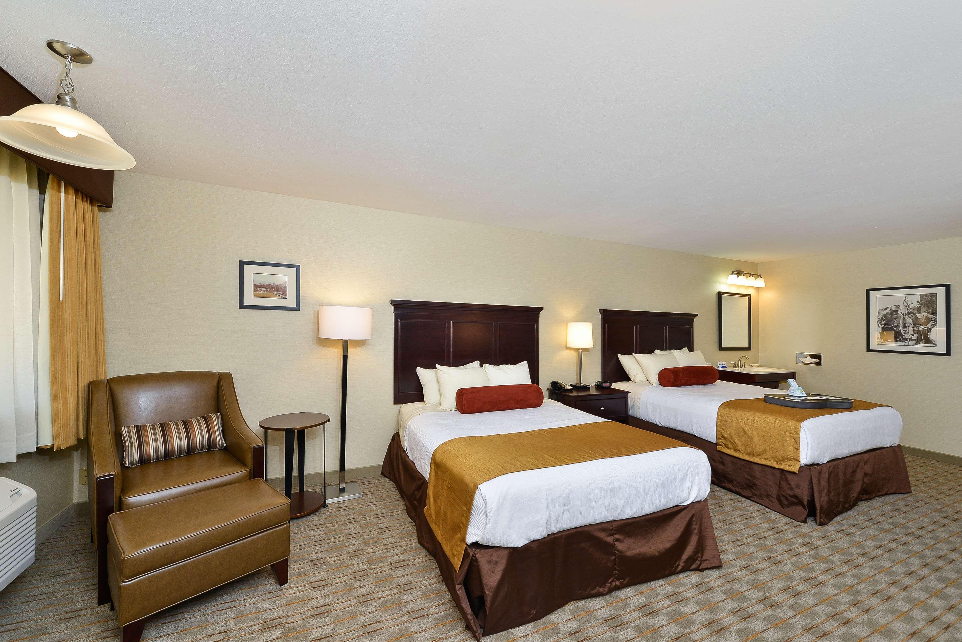 לון פיין Best Western Frontier Motel מראה חיצוני תמונה