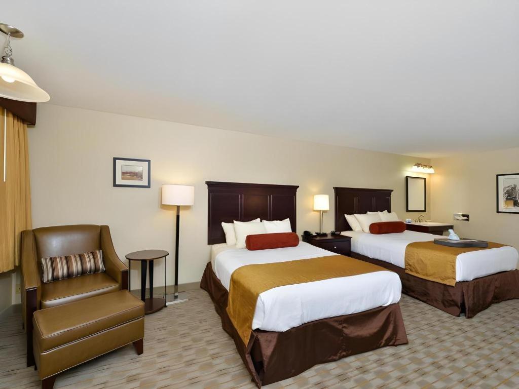 לון פיין Best Western Frontier Motel מראה חיצוני תמונה