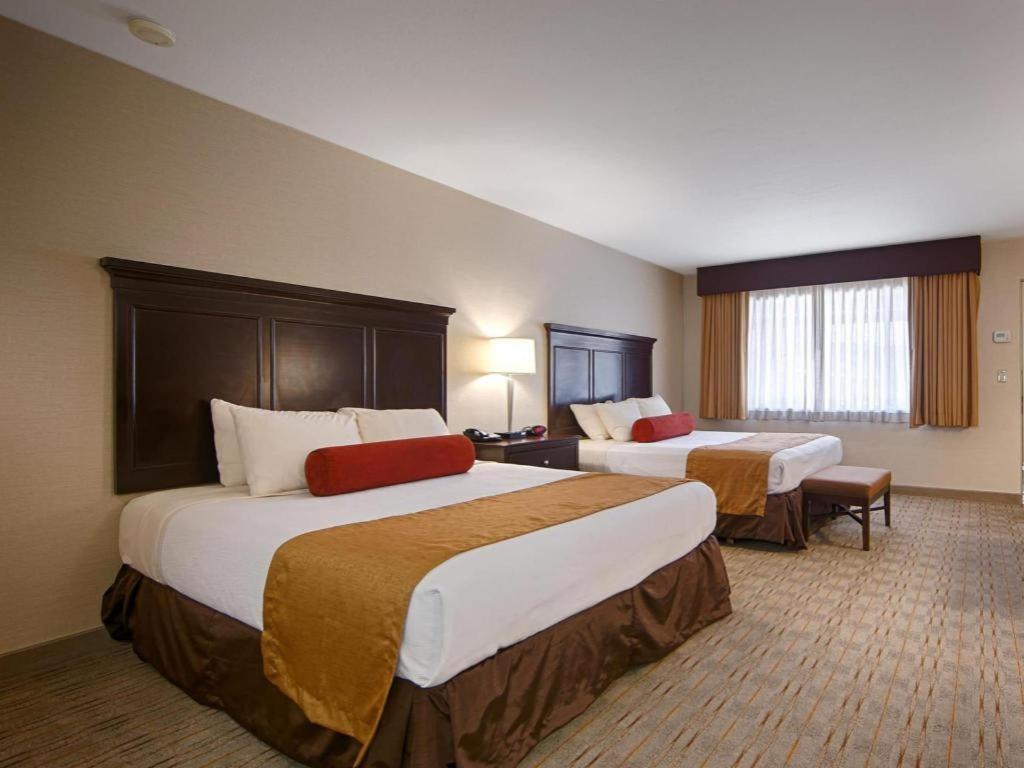לון פיין Best Western Frontier Motel מראה חיצוני תמונה