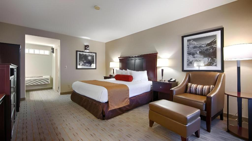לון פיין Best Western Frontier Motel מראה חיצוני תמונה