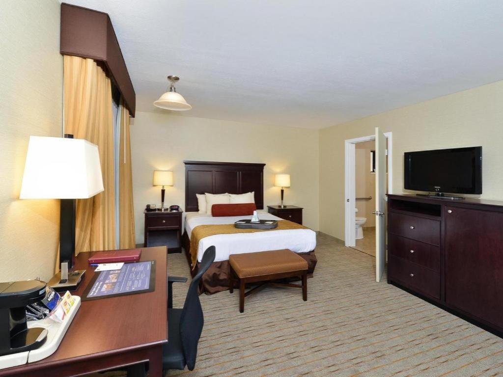 לון פיין Best Western Frontier Motel מראה חיצוני תמונה