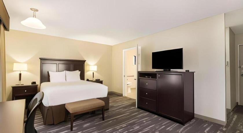 לון פיין Best Western Frontier Motel מראה חיצוני תמונה