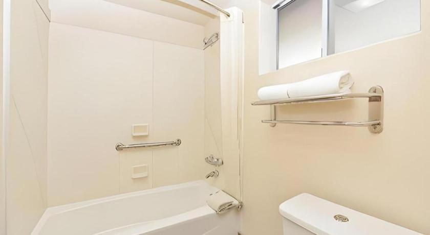 לון פיין Best Western Frontier Motel מראה חיצוני תמונה